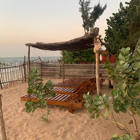 Case Beach Ngalou Sessene Exteriör bild