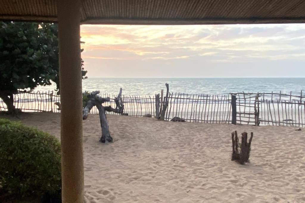 Case Beach Ngalou Sessene Exteriör bild